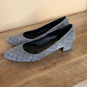 Vaneli 7.5 NARROW April Pumps gray suede quilted pattern heels shoes